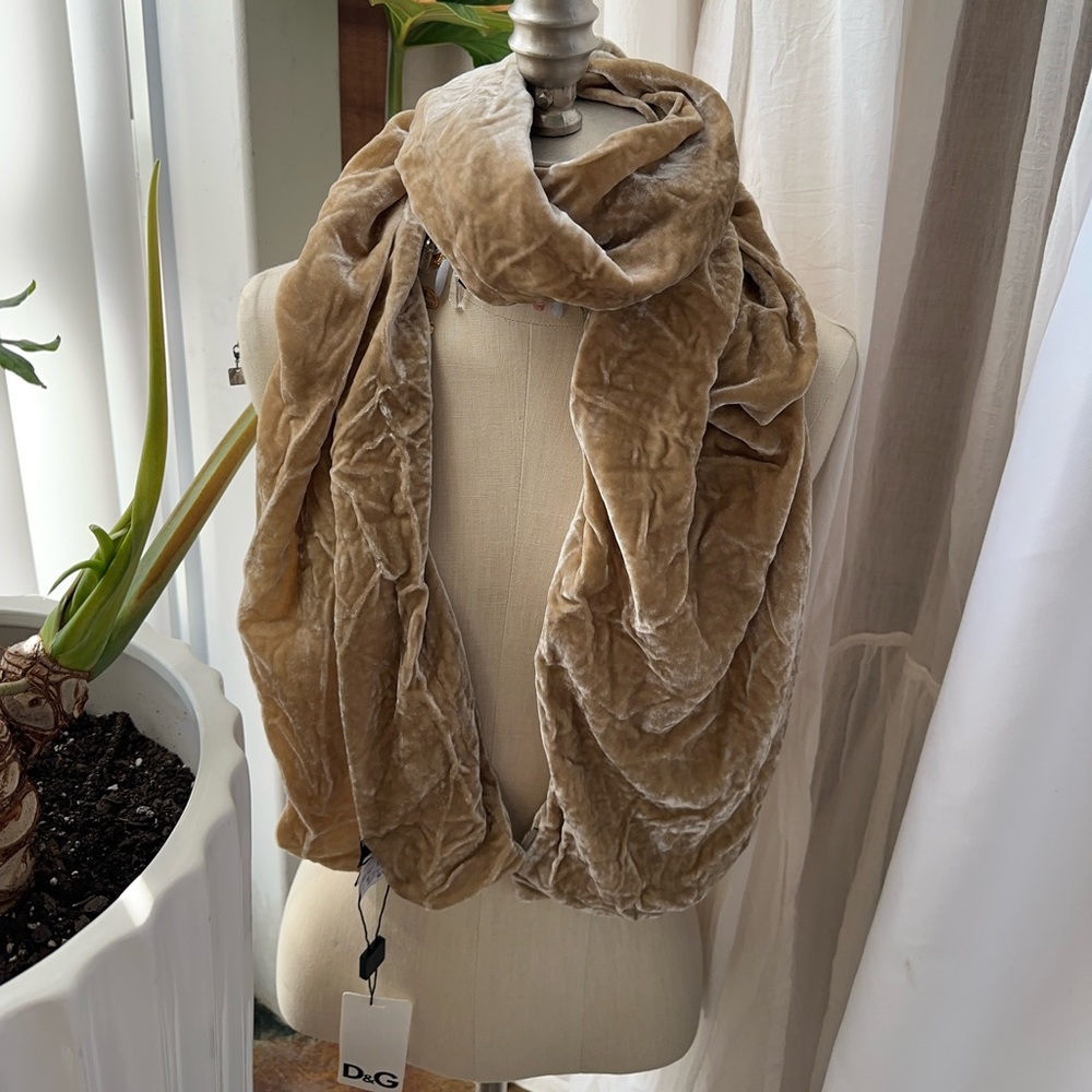 Dolce and gabbana velvet scarf
